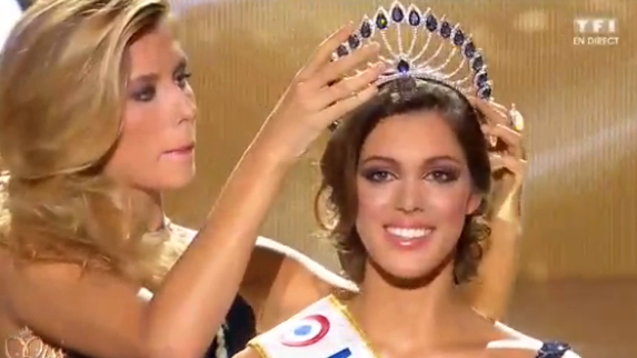 Iris Mittenaere 22 Ans Miss Nord Pas De Calais A été Sacrée Miss France 2016 Samedi Soir à 