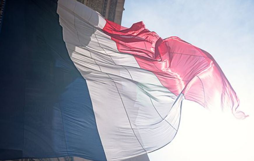 Cérémonie du 8 mai 1945 à Creil : une Marseillaise chantée par les jeunes de la ville et l’EPIDE de Margny-Lès-Compiègne