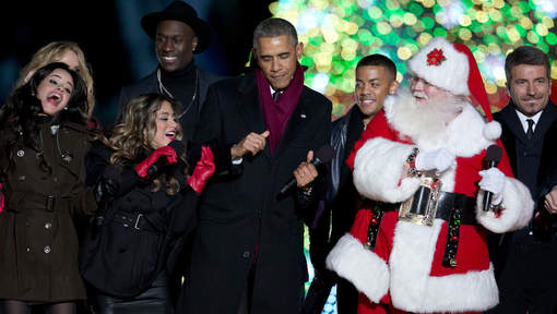 Obama danse avec le père Noël
