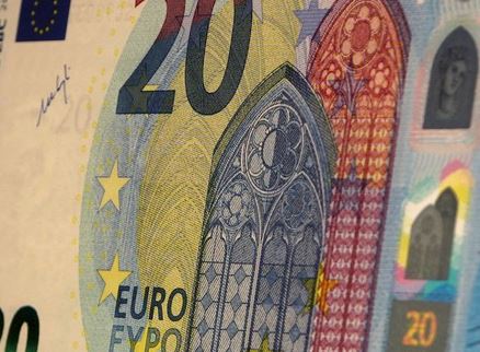 La Banque centrale européenne dévoile le nouveau billet de 20 euros