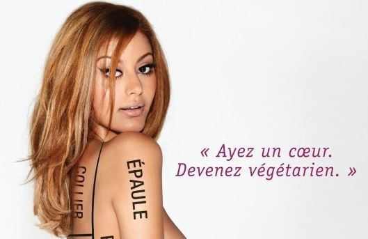 Zahia pose nue pour défendre les animaux