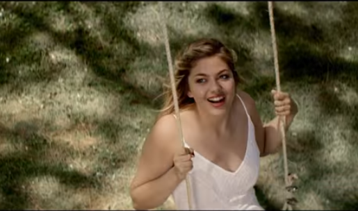 Louane aux NRJ music tour à Beauvais le 4 février