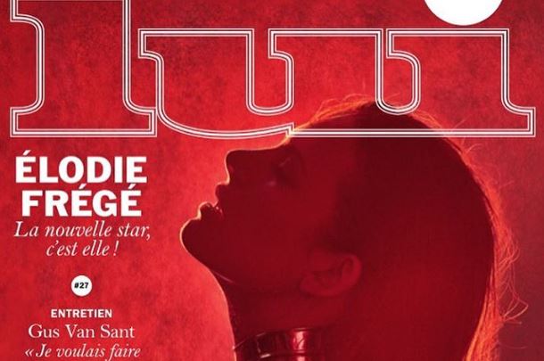La chanteuse Élodie Frégé pose seins nus en une du magazine “Lui”