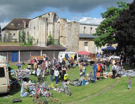 Brocante du Vieux-Crépy, ce dimanche 3 juillet dans les rues de la vieille ville