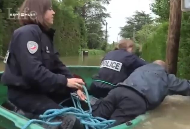 Trois policiers chutent de leur barque: « On a retrouvé la 7ème compagnie ! »