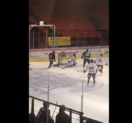 Justin Bieber rejoint les Gothiques d’Amiens pour un match de hockey