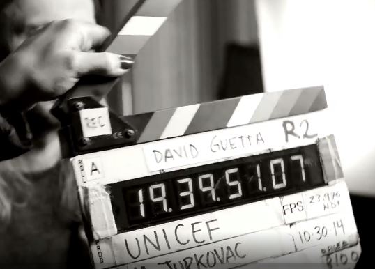 David Guetta reprend John Lennon (en chantant) pour la bonne cause