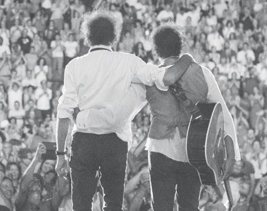 Alain Souchon et Laurent Voulzy dévoilent leur premier album live commun