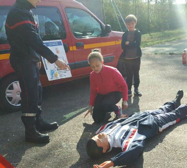 Ponchon : apprendre à porter secours à l’école, les pompiers sensibilisent les jeunes !