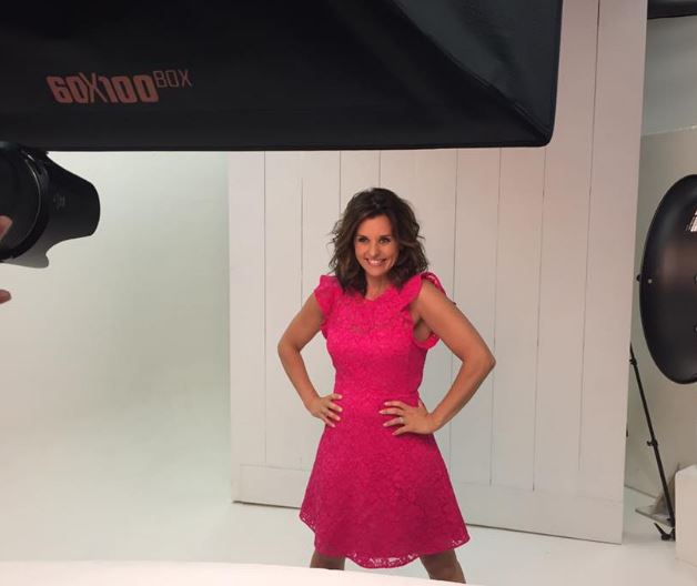 Noyon : l’animatrice Faustine Bollaert, marraine de la 30ᵉ édition du Marché aux fruits rouges