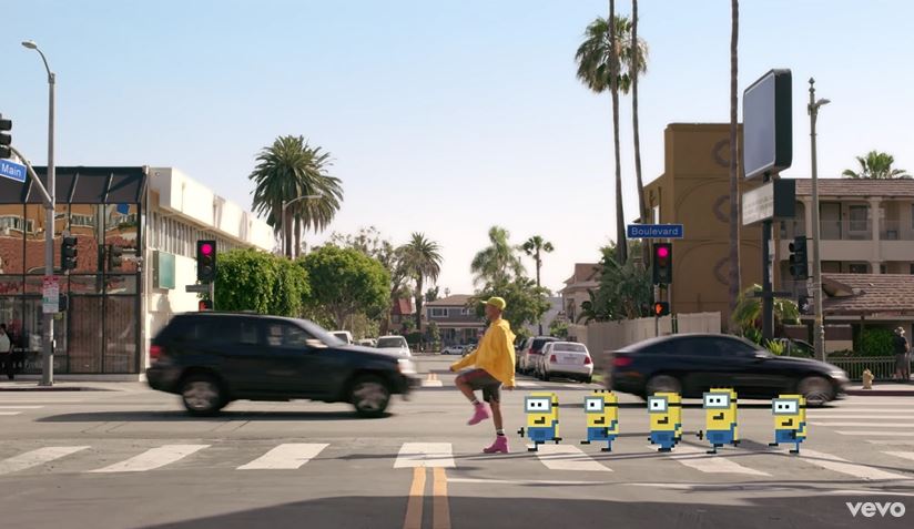 Pharrell Williams – Yellow Light : le chanteur funky revient avec les mignons !