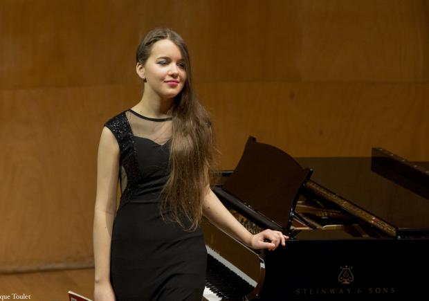 Eva Mylle, une jeune pianiste beauvaisienne au “Eurochestries” de Qingdao, en Chine