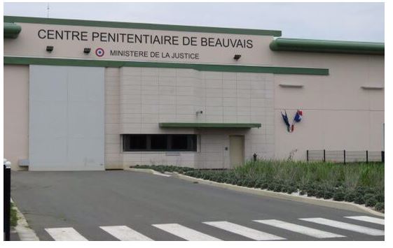 Beauvais: un détenu tente de « planter » une surveillante