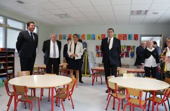 Romescamps: Un nouveau groupe scolaire pour la ville et Escles-Saint-Pierre, Fouilloy et Gourchelles.