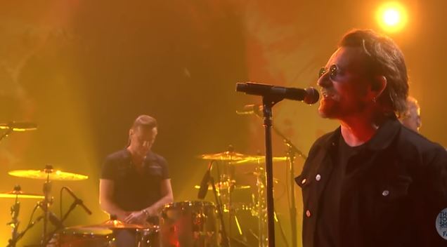 U2: Découvrez la vidéo de «You’re the Best Thing About Me» !