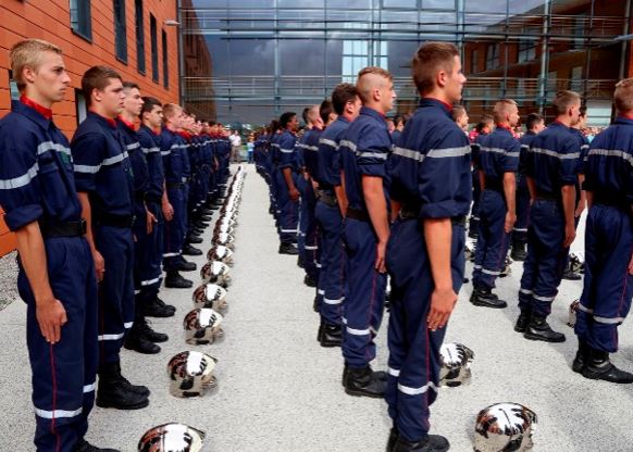 Beauvais : A l’issue d’un camp d’été, 121 jeunes sapeurs-pompiers ont obtenu leur brevet