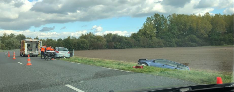 Verneuil-en-Halatte : il perd le contrôle de son véhicule et se retrouve dans un fossé