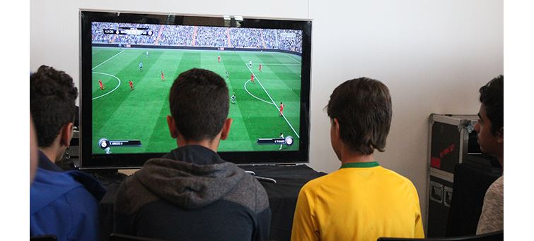 Mordus de foot, participez au tournoi FIFA 18 à Creil