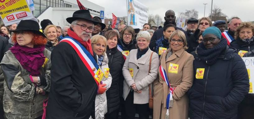 Fermeture de la maternité de Creil : 700 personnes ont participé à la première manifestation.