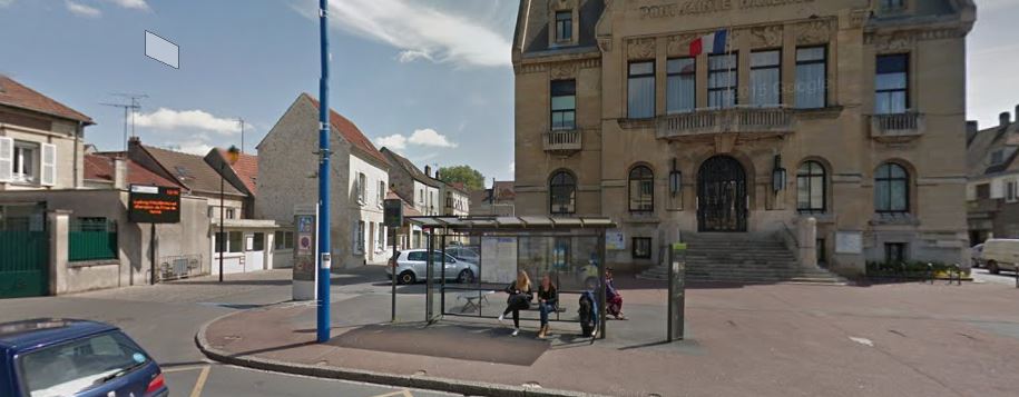 Pont-Sainte-Maxence : déclarez votre amour sur le panneau électronique de la ville !