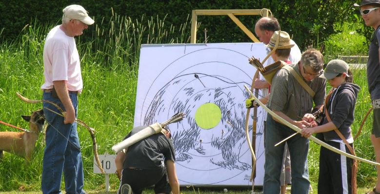 Crépy : XXVIIIe manche du Championnat européen de tir aux armes préhistoriques