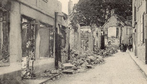 Senlis : 32ème salon de la carte postale, dimanche 13 mai