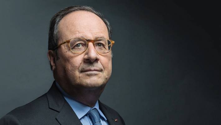 François Hollande à la FNAC de Beauvais, pour une séance de dédicaces, lundi 18 juin