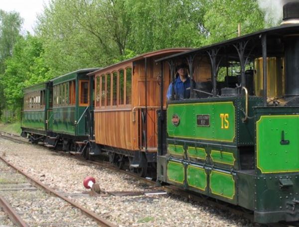 Trains à vapeur du beauvaisis : en voiture !