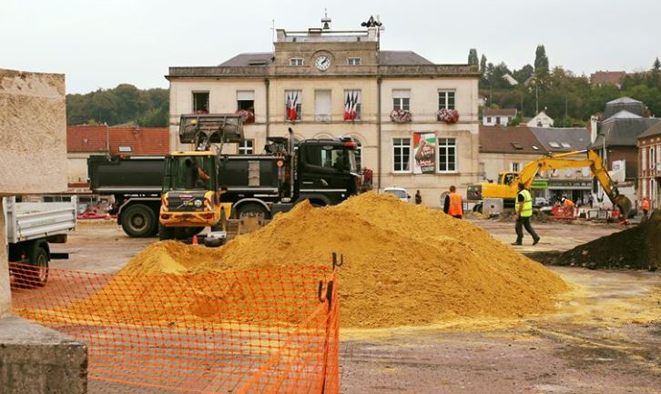 Montataire : la place de la mairie se refait une beauté !