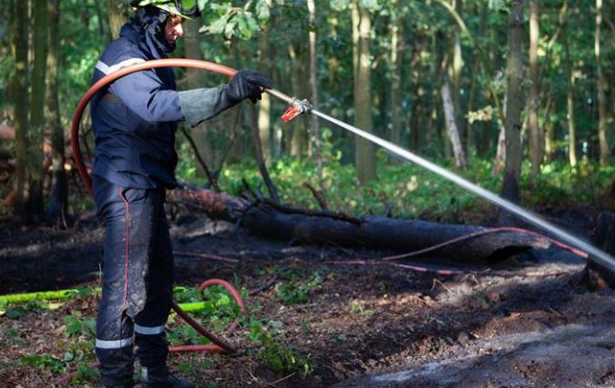 Warluis : 300m2 de tourbe en feu