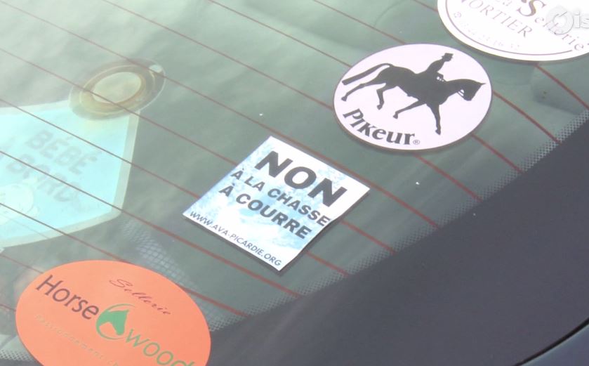 Compiègne : le collectif AVA répond aux pro-chasse à courre (Vidéo)