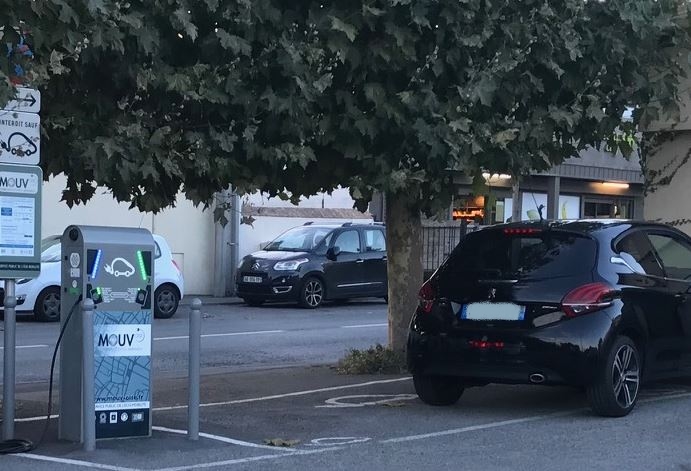 Bornes électriques “Mouv’Oise” à Villers-Saint-Paul : oui mais, il est impossible d’y accéder !