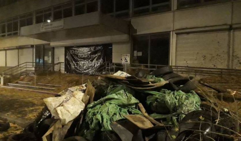 Beauvais : les agriculteurs de l’Oise s’attaquent au centre des impôts