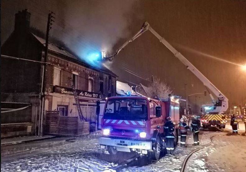 Incendie à Estrées-Saint-Denis : pour échapper au flammes, un homme se défenestre !