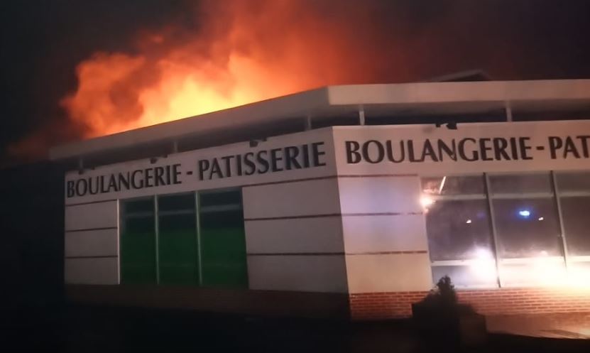 Incendie dans une boulangerie industrielle à Noailles: 31 sapeurs-pompiers mobilisés