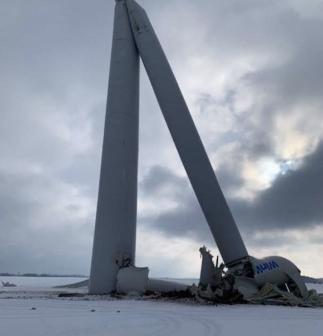 Formerie : le mât d’une éolienne se brise