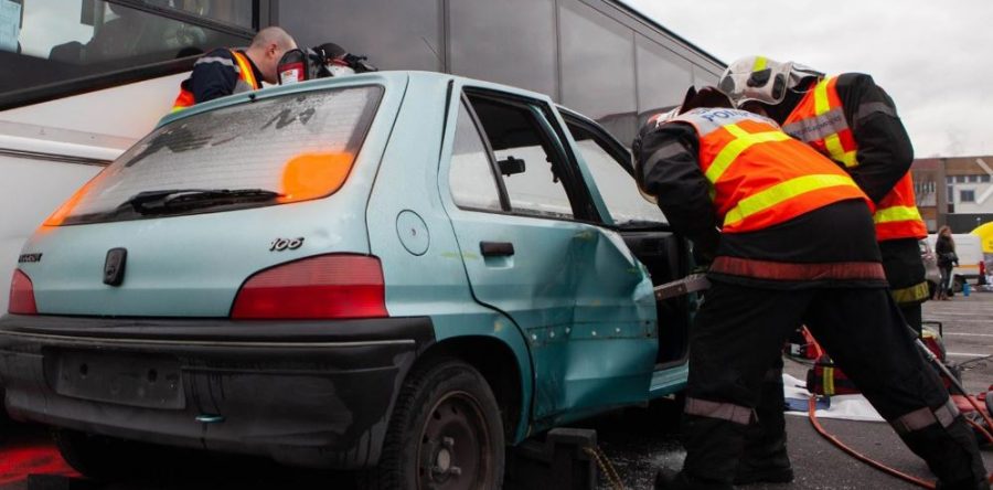 Creil : exercice de désincarcération grandeur nature avec des collègiens et des lycéens