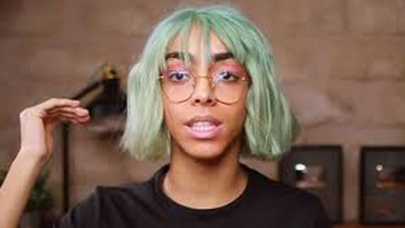 Un sénateur demande le retrait de Bilal Hassani de l’Eurovision