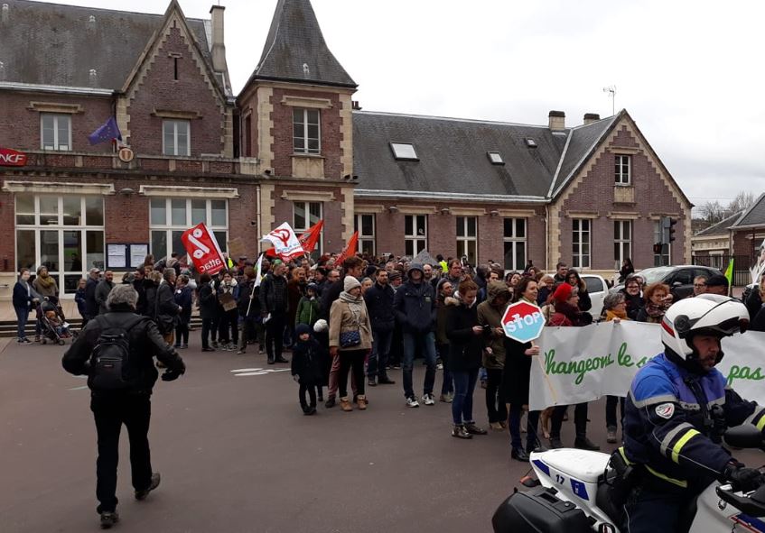 Beauvais : une marche pour le climat attire 200 personnes