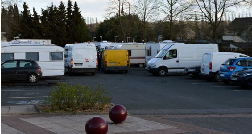 Les gens du voyages envahissent les parkings de villers-Saint-Paul : ça suffit dit le maire de la ville !