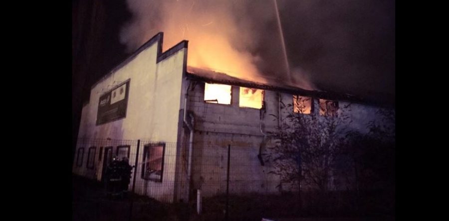Crépy-en-Valois : important incendie dans un bâtiment industriel désaffecté