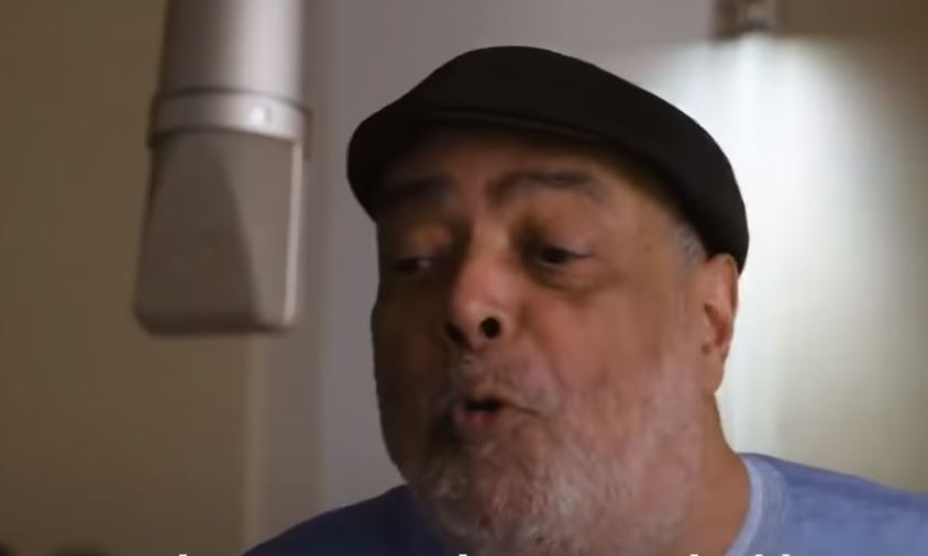 Med Hondo, la voix française d’Eddie Murphy figure du cinéma africain est mort samedi à 82 ans.