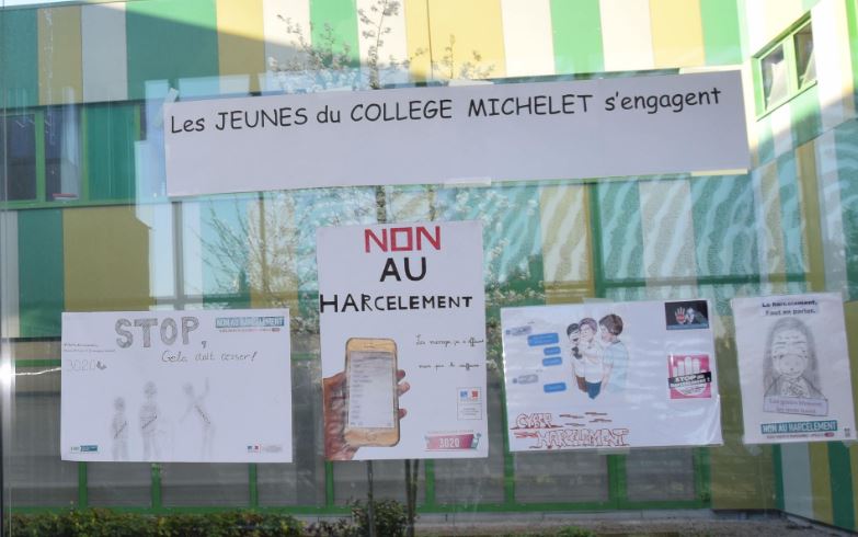 Beauvais : les élèves du collège Michelet s’exposent au commissariat