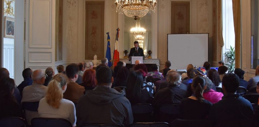 Michael Chevrier, sous-préfet de Clermont préside une cérémonie d’accueil de nouveaux citoyens Français