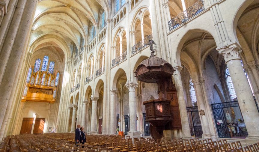Visitez la Cathédrale de Noyon à la lampe de poche !