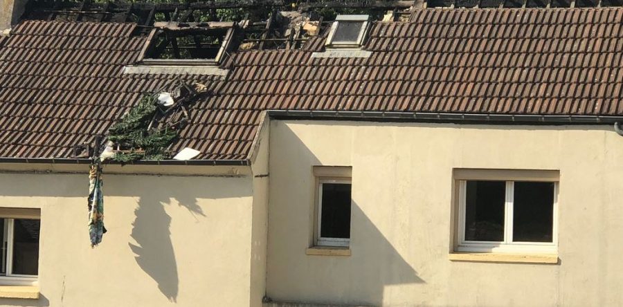 Creil : le 1er étage d’un pavillon détruit par les flammes, rue Robert Shuman