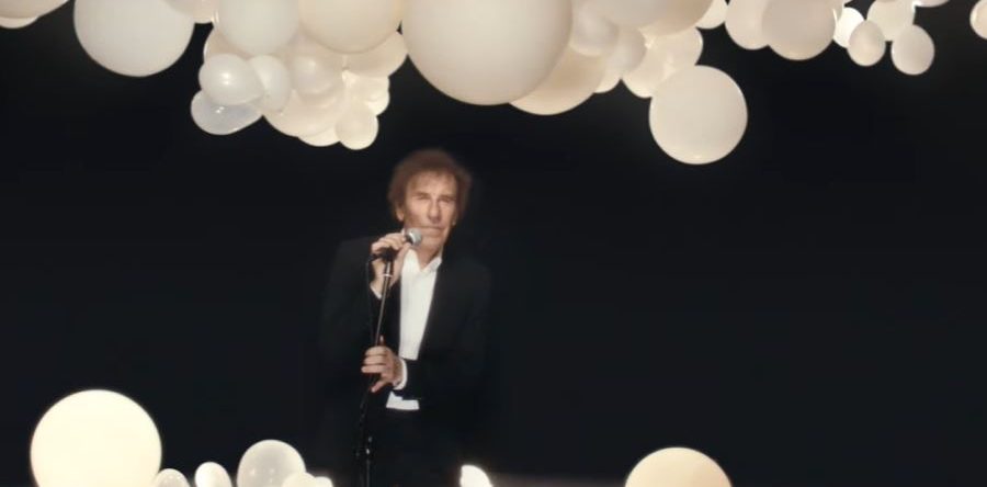 “Âmes Fifties” : Alain Souchon dévoile deux nouveaux titres de son nouvel album